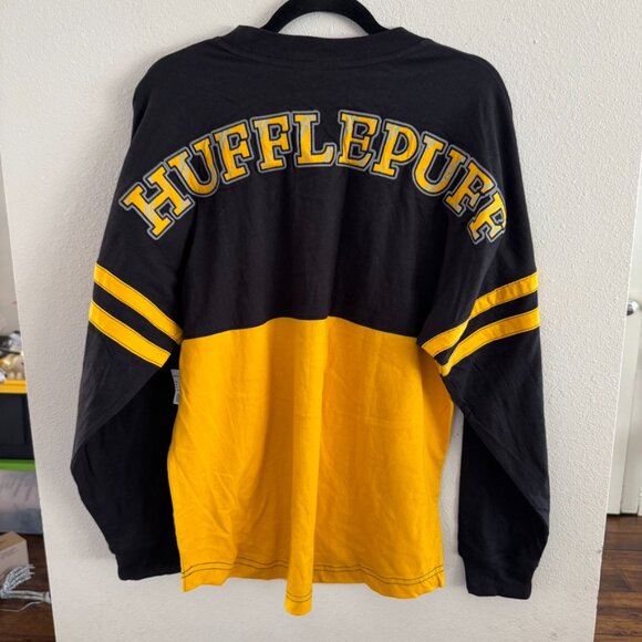 Harry Potter Hufflepuff Long Sleeve Spirit Jersey Size Medium - Picture 3 of 5